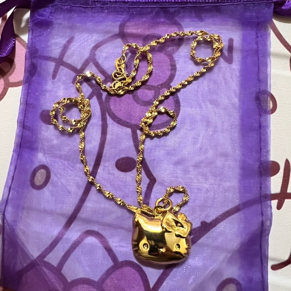 Brand new Hello Kitty locket charm necklace - Picture 4 of 5